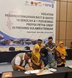 Serah Terima Bantuan Rekonstruksi PETRA Pascabencana Gempa Sulteng